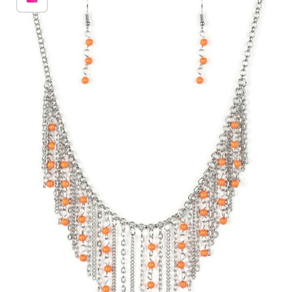 Earrings and necklaces - Picture 3 of 8